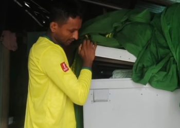 গলাচিপায় মায়ের স্মৃতিবিজড়িত এক ট্রাঙ্ক থেকে বের হলো ব্রাজিলের ২ হাজার ফুট দীর্ঘ পতাকা