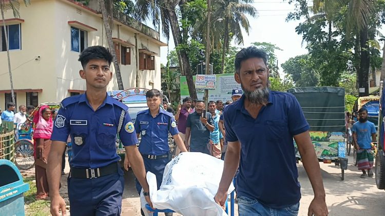 বাউফলে পানি নিষ্কাশনের পাইপ বসানো নিয়ে সংঘর্ষে ১ জন নিহত, আহত ৩; আটক ৪