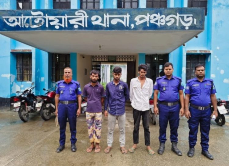 পঞ্চগড়ে মাদকের বিরুদ্ধে কঠোর অভিযান, তিন কারবারির ৬ মাসের বিনাশ্রম কারাদণ্ড