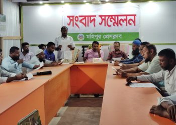 অবৈধ ট্রলিং বন্ধের দাবিতে জেলেদের বুকফাটা আর্তনাদ “অবৈধ ট্রলিং বন্ধ করুন, নয়তো আমাদের বিষ খাইয়ে মেরে ফেলুন”