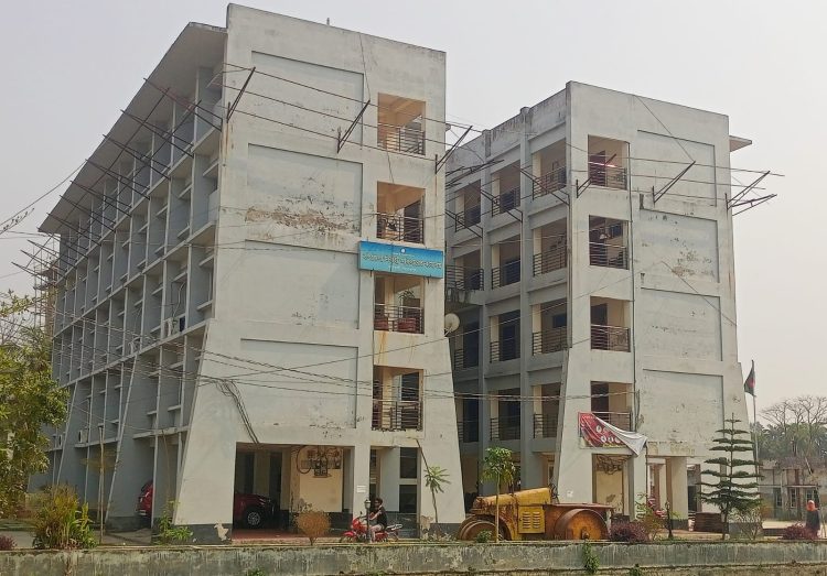কাউখালীতে গুরুত্বপূর্ণ দপ্তরে কর্মকর্তা সংকট, অতিরিক্ত দায়িত্বে চলছে উপজেলা প্রশাসন
