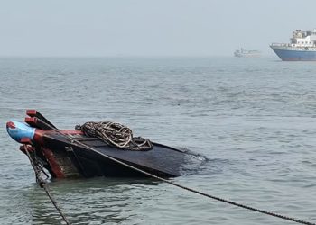 বঙ্গোপসাগরে ট্রলার ডুবি- চারদিন পর নিখোঁজ জেলে কালাম পাইকারের মরদেহ উদ্ধার!