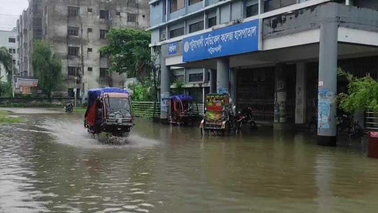 ৪ বিভাগে অতি ভারী বৃষ্টির সতর্কতা, পটুয়াখালীসহ ১৭ নদীবন্দরে ১ নম্বর সংকেত