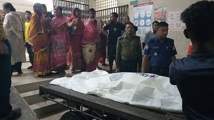 আমতলীতে গৃহবধূকে শ্বাসরোধে হত্যার অভিযোগ, স্বামীসহ সাত জনকে আসামী করে হত্যা মামলা দুইজন গ্রেফতার