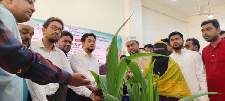 দশমিনায় কৃষকদের মাঝে খরিপ-২ মৌসুমের কৃষি প্রণোদনা বিতরণ