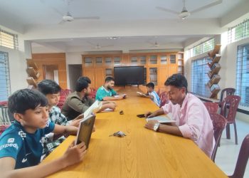 স্মার্টফোনের যুগেও বইয়ের টানে ভিড়, আলোর দিশা দেখাচ্ছে শহীদ জিহাদ গ্রন্থাগার