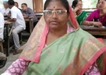 দশমিনায় দীপা রানী দাস নামের এক কলেজ শিক্ষিকার ঝুলন্ত মরদেহ উদ্ধার