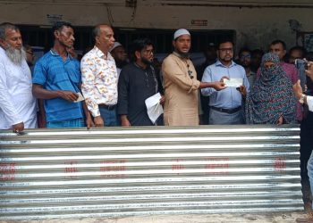 বাউফলে অসহায় মানুষের পাশে এমপি ড. শফিকুল ইসলাম মাসুদ