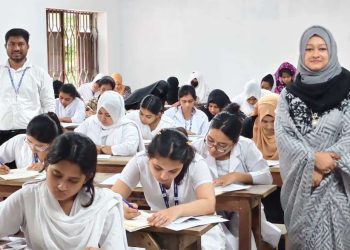 গলাচিপায় সুষ্ঠু ও শান্তিপূর্ন পরিবেশে এইচ.এস.সি এবং সমমানের পরীক্ষা অনুষ্ঠিত 