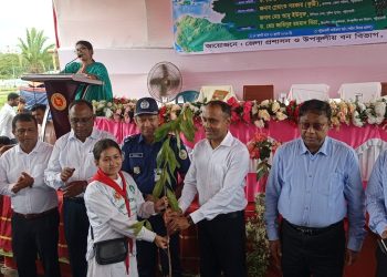 পটুয়াখালীতে বর্ণাঢ্য আয়োজনে বৃক্ষরোপণ অভিযান ও বৃক্ষ মেলার উদ্বোধন