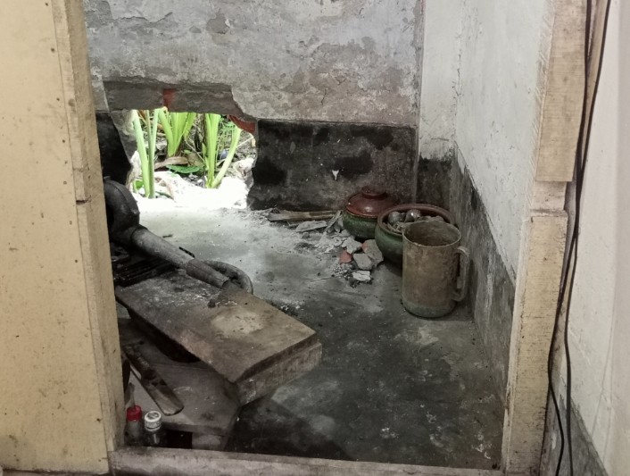 কাউখালীতে দেয়াল ভেঙ্গে স্বর্ণের দোকানে দুঃসাহসিক চুরি