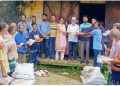 কাউখালীতে কৃষকের মাঝে বিনামূল্যে সবজির বীজ ও সার বিতরণ, অসময়ে সবজি উৎপাদনে বাড়বে উৎসাহ
