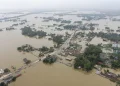 বন্যার তাণ্ডবে ৭ জেলা বিপর্যস্ত, প্রাণ গেল ৫৪ জনের