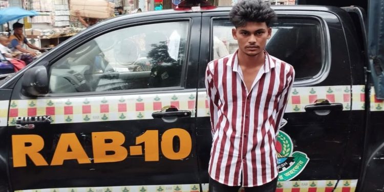 বাউফলের অপহরণ মামলার পলাতক আসামি ঢাকায় গ্রেপ্তার, উদ্ধার কলেজছাত্রী
