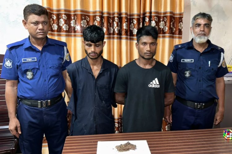 কাউখালীতে মাদকের বিরুদ্ধে ওসির ‘জিরো টলারেন্স’: ২৫ গ্রাম গাঁজাসহ গ্রেপ্তার ২