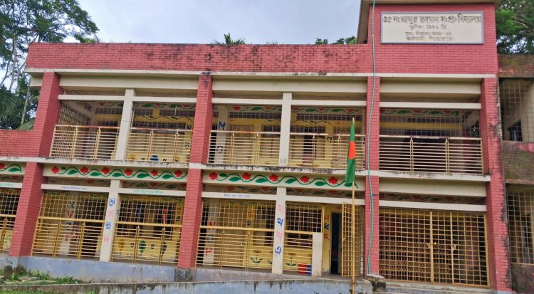 কাউখালীতে সরকারি প্রাথমিক বিদ্যালয়ের তালা ভেঙে মালামাল চুরি