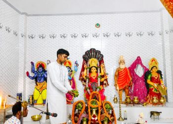 গলাচিপায় আনন্দঘন ও উৎসবমুখর পরিবেশে অনুষ্ঠিত হলো মা-মনসা পূজা