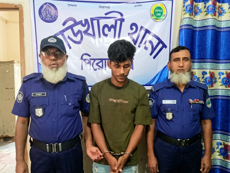 কাউখালীতে নৌ পুলিশের ওপর সংঘবদ্ধ হামলা, ছুরিকাঘাতে কনস্টেবল গুরুতর আহত