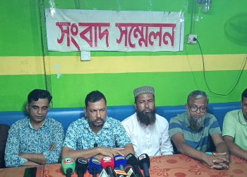দুমকিতে যুবদলের ঘোষিত কমিটি বাতিলের দাবিতে বঞ্চিত নেতাকর্মীদের সংবাদ সম্মেলন
