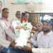 বিএনপির সভায় আওয়ামী লীগ নেতার ফুলেল শুভেচ্ছা