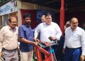 বাগেরহাটে মুক্তিপ্রাপ্ত ৫ বন্দিকে পুনর্বাসনে সেলাই মেশিন ও ভ্যানগাড়ি প্রদান