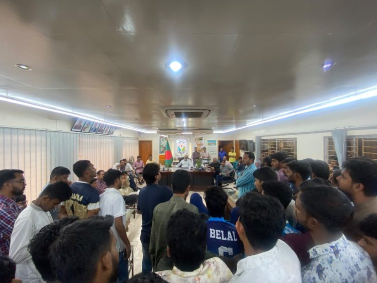 সড়ক দুর্ঘটনায় ববি শিক্ষার্থীর মৃত্যু: ৩ দাবিতে প্রশাসনকে ৫টা পর্যন্ত আল্টিমেটাম