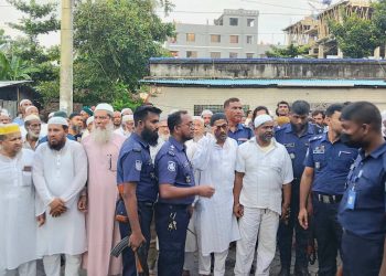 মায়ের জানাজায় অংশ নিতে প্যারোলে মুক্তি, জানাজা শেষে আবার কারাগারে শাকিল