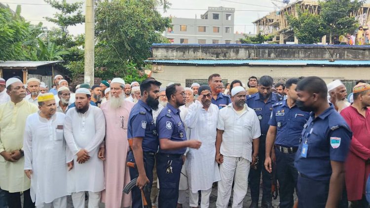 মায়ের জানাজায় অংশ নিতে প্যারোলে মুক্তি, জানাজা শেষে আবার কারাগারে শাকিল