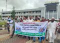 ‘চাঁদা না দিলে মামলা’, নৌ পুলিশের বিরুদ্ধে ট্রলার চালকদের মানববন্ধন