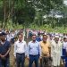 বাউফলে শিক্ষার্থীদের হাতে গাছের চারা তুলে দিলেন ইউএনও