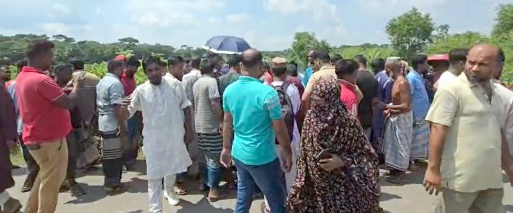 কলাপাড়ায় বিআরটিসির বাসের চাকায় পিষ্ট হয়ে শিশু শিক্ষার্থী নিহত