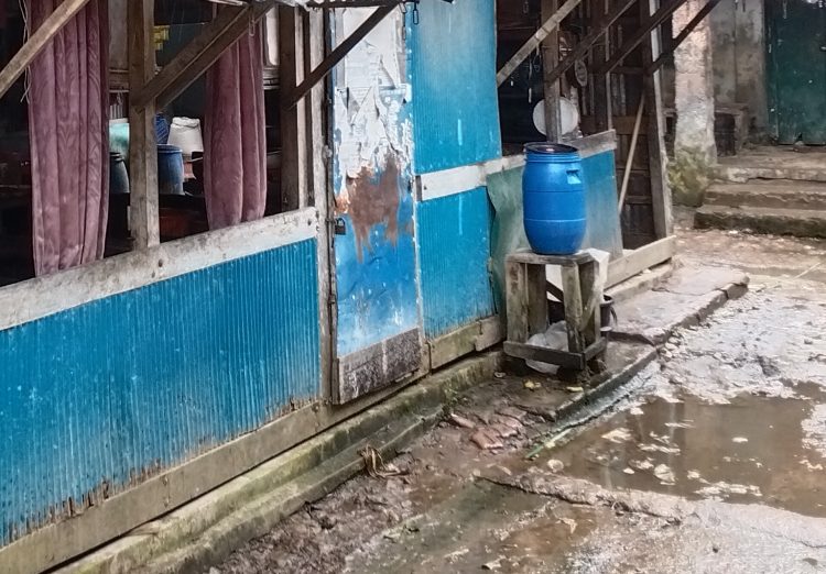 কাউখালীতে খাবার হোটেলে নিম্নমানের বাসি-পচা খাবার বিক্রি/ স্বাস্থ্য ঝুঁকিতে সাধারণ মানুষ
