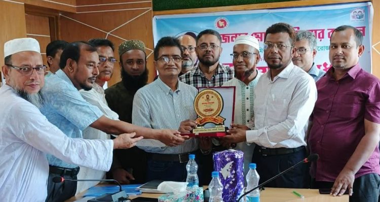 কাউখালীতে জেলা ডিপিইও মোল্লা বক্তিয়ার রহমানের বিদায় সংবর্ধনা অনুষ্ঠিত