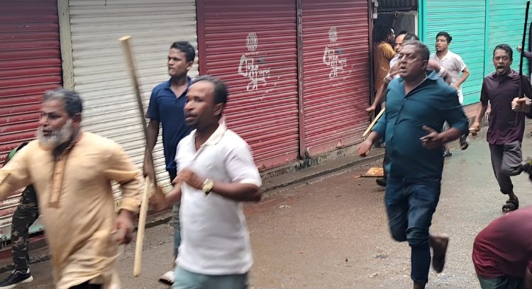 বিএনপির প্রতিষ্ঠাবার্ষিকীর কর্মসূচি ঘিরে গলাচিপায় দুই গ্রুপের সংঘর্ষ।