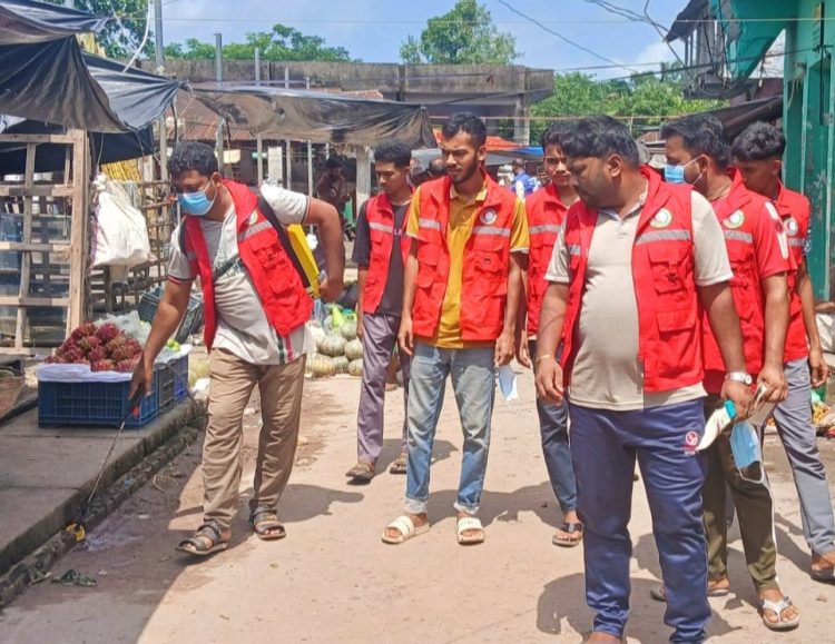মোংলায় রেড ক্রিসেন্টের ডেঙ্গু বিরোধী অভিযান; মশক নিধন ও সচেতনতামূলক সভা অনুষ্ঠিত