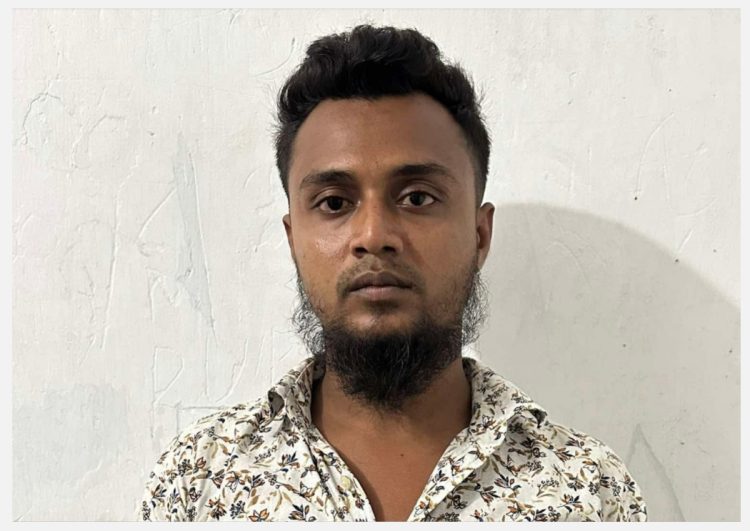 আদালত অবমাননার দায়ে অস্ত্র মামলার আসামিকে দুই মাসের সশ্রম কারাদণ্ড