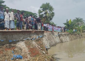 দশমিনায় তেঁতুলিয়ার ভয়াবহ ভাঙন, বিলীন ২ শতাধিক কবর,পরিদর্শনে পানি উন্নয়ন বোর্ড