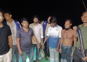 বাকেরগঞ্জে অবৈধ বালু উত্তোলন, তিনজনের কারাদ
