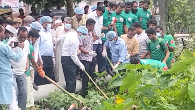 শহর পরিচ্ছন্ন রাখতে বাকেরগঞ্জে বিডি ক্লিনের অভিযান