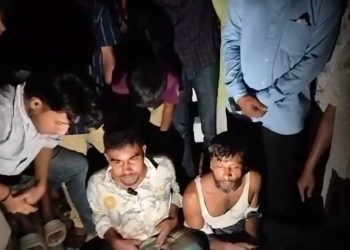 দশমিনায় গরু চুরি করতে গিয়ে জনতার হাতে ২ জন আটক