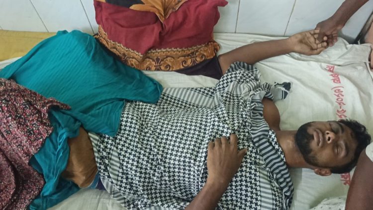 দশমিনায় ট্রান্সফরমার চুরি ঠেকাতে গিয়ে বিদ্যুৎস্পৃষ্ট হয়ে গুরুতর আহত যুবক