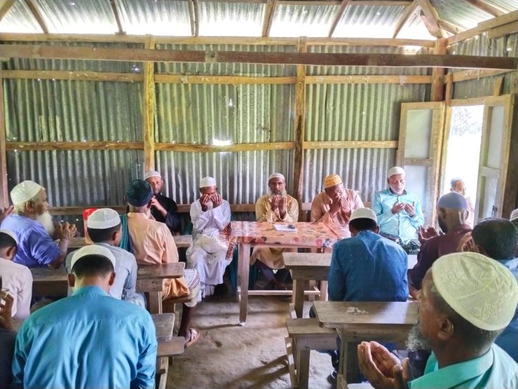 রাঙ্গাবলীতে প্রাক্তন শিক্ষকের মৃত্যুতে দোয়া অনুষ্ঠান;