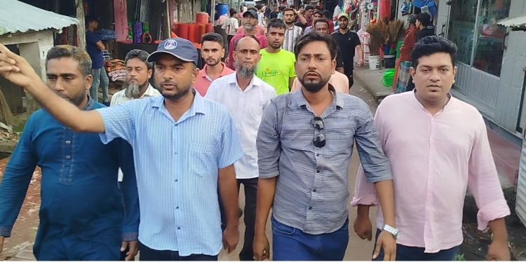 আওয়ামীলীগের নৈরাজ্যের প্রতিবাদে দুমকিতে যুবদলের সহ-সভাপতি সাইদুর খানের নের্তৃত্তে বিক্ষোভ মিছিল