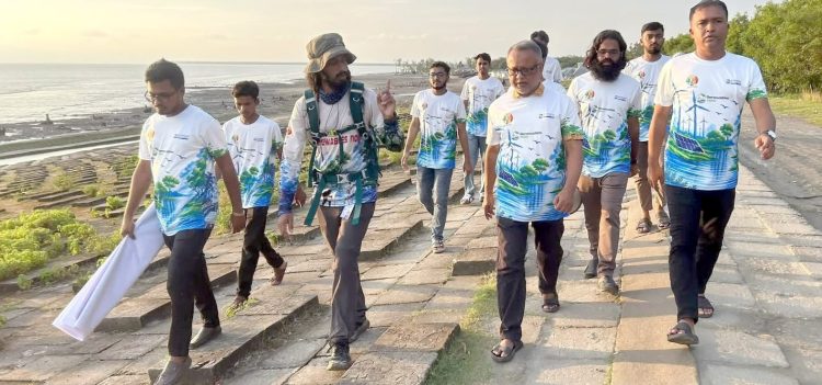 নবায়নযোগ্য জ্বালানি ও জলবায়ু ন্যায়ের দাবিতে ৭৫০ কিমি হাঁটছেন টনি