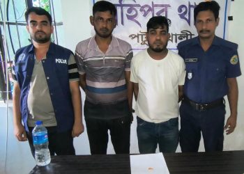 কুয়াকাটায় ইয়াবাসহ চিহ্নিত মাদক কারবারি দুলাল ও সহযোগী গ্রেপ্তার, মোটরসাইকেল জব্দ