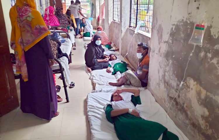 কলাপাড়ায় ক্লাস চলাকালে হঠাৎ অসুস্থ ২৮ ছাত্রী, হাসপাতালে ভর্তি ২৫