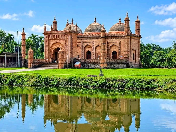 কালের সাক্ষী হয়ে দাঁড়িয়ে আছে ঠাকুরগাঁওয়ের জিনের বালিয়া মসজিদ