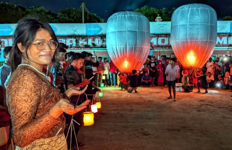 প্রবারণা পূর্ণিমায় রাখাইন পল্লীতে ফানুস উৎসব, নেই আগের জৌলুস