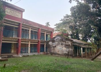 কাউখালীতে ঝুঁকি বাড়াচ্ছে পরিত্যক্ত প্রাথমিক বিদ্যালয় ভবন: শিক্ষা ব্যাহত, আতঙ্কে শিক্ষার্থীরা