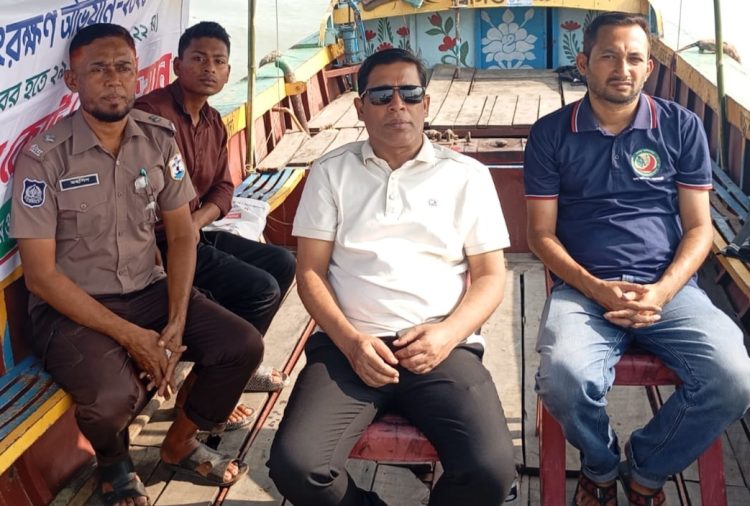 কাউখালীতে জেলা মৎস্য অফিসারের নেতৃত্বে কঁচা নদীতে অভিযান ৮ হাজার মিটার অবৈধ সুতার জাল জব্দ